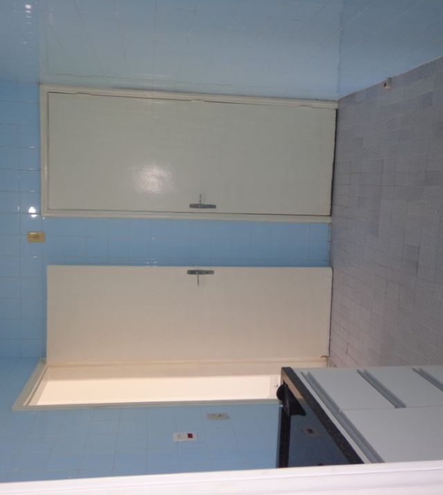 A4050 3.JPG
